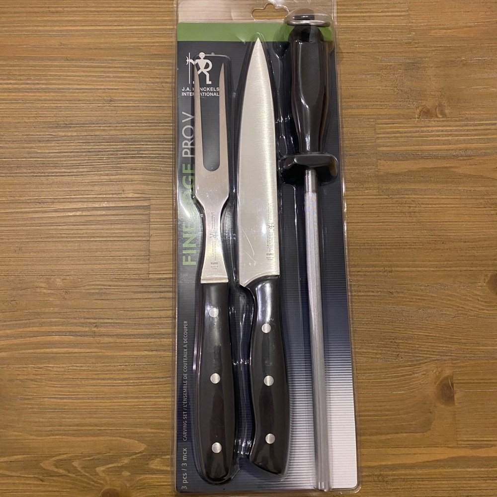 Carving Set - Picture 1 of 2